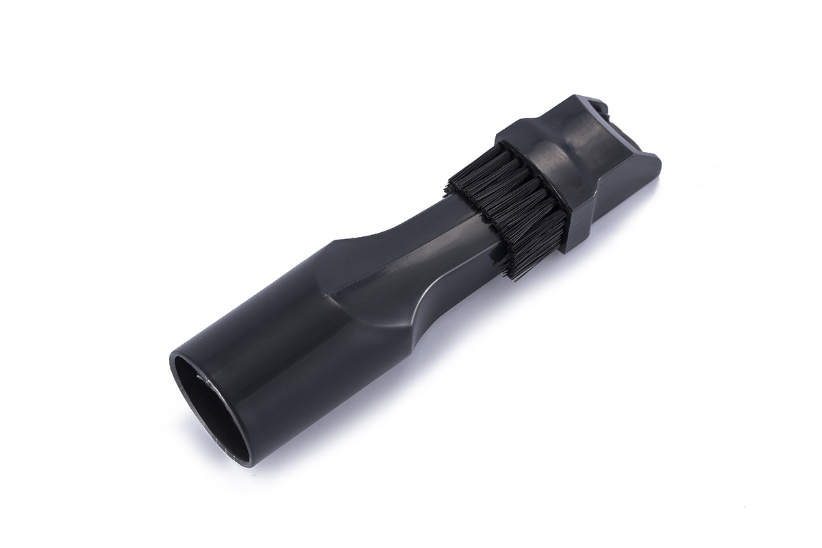 Touchless car wash equipment vacuum connection