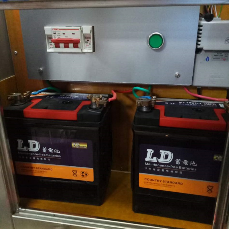 LPG Car Steamer Machine-C100 battery